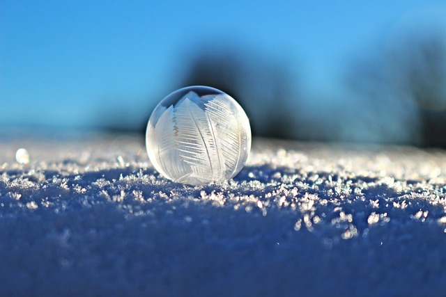 冬天-冰雪-soap-bubble-g1116d56d5_640.jpg